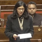 स्वाति मालीवाल राज्यसभा में दिल्ली प्रदूषण पर बोलती हुई